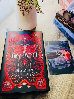 Fairyloot Exclusive Edition The Gravewood by Kelly Andrew